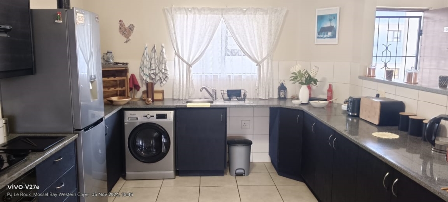 2 Bedroom Property for Sale in Hartenbos Central Western Cape